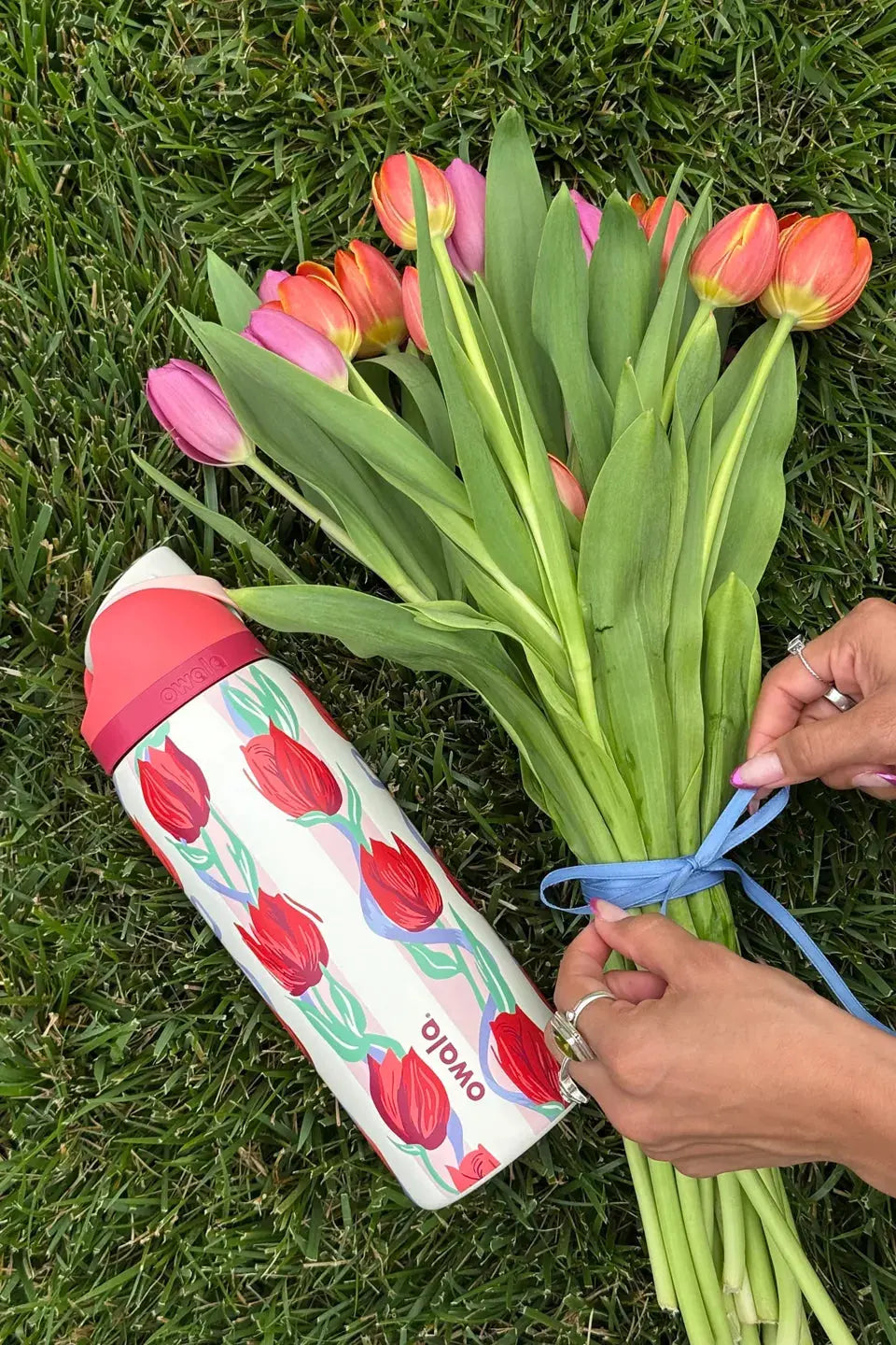 Owala UO Exclusive FreeSip 32 oz Water Bottle Ovvala